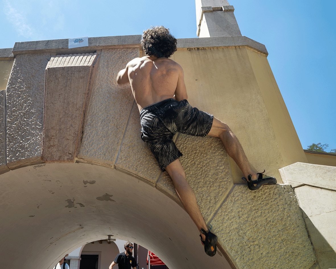 Street Boulder
